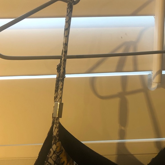 Guess snap crotch tank top - Picture 5 of 5